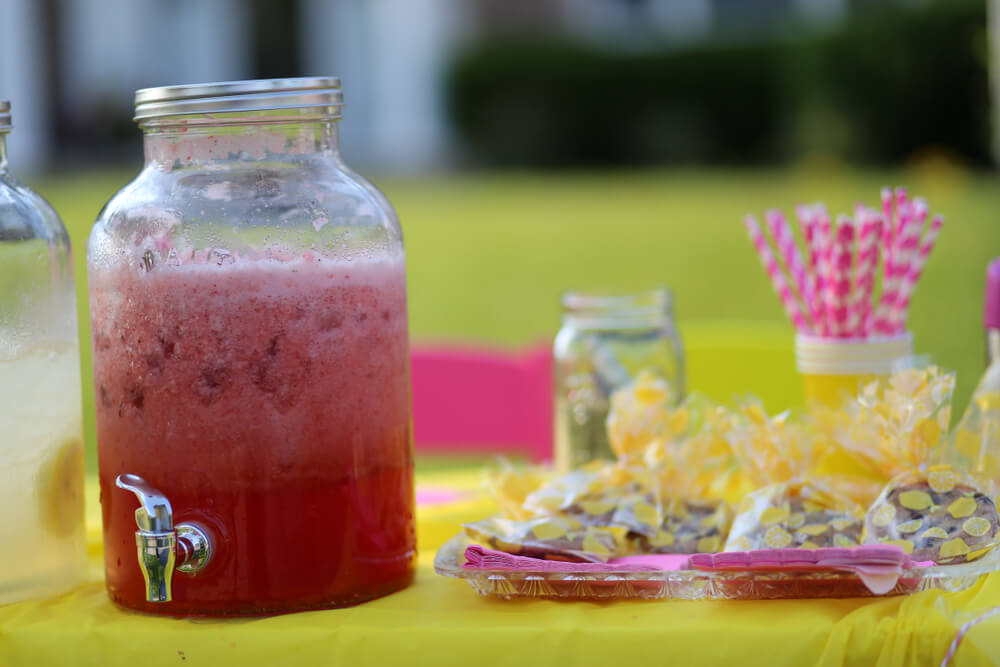 Best Lemonade Pitcher Recipes for Your Summer Party 3